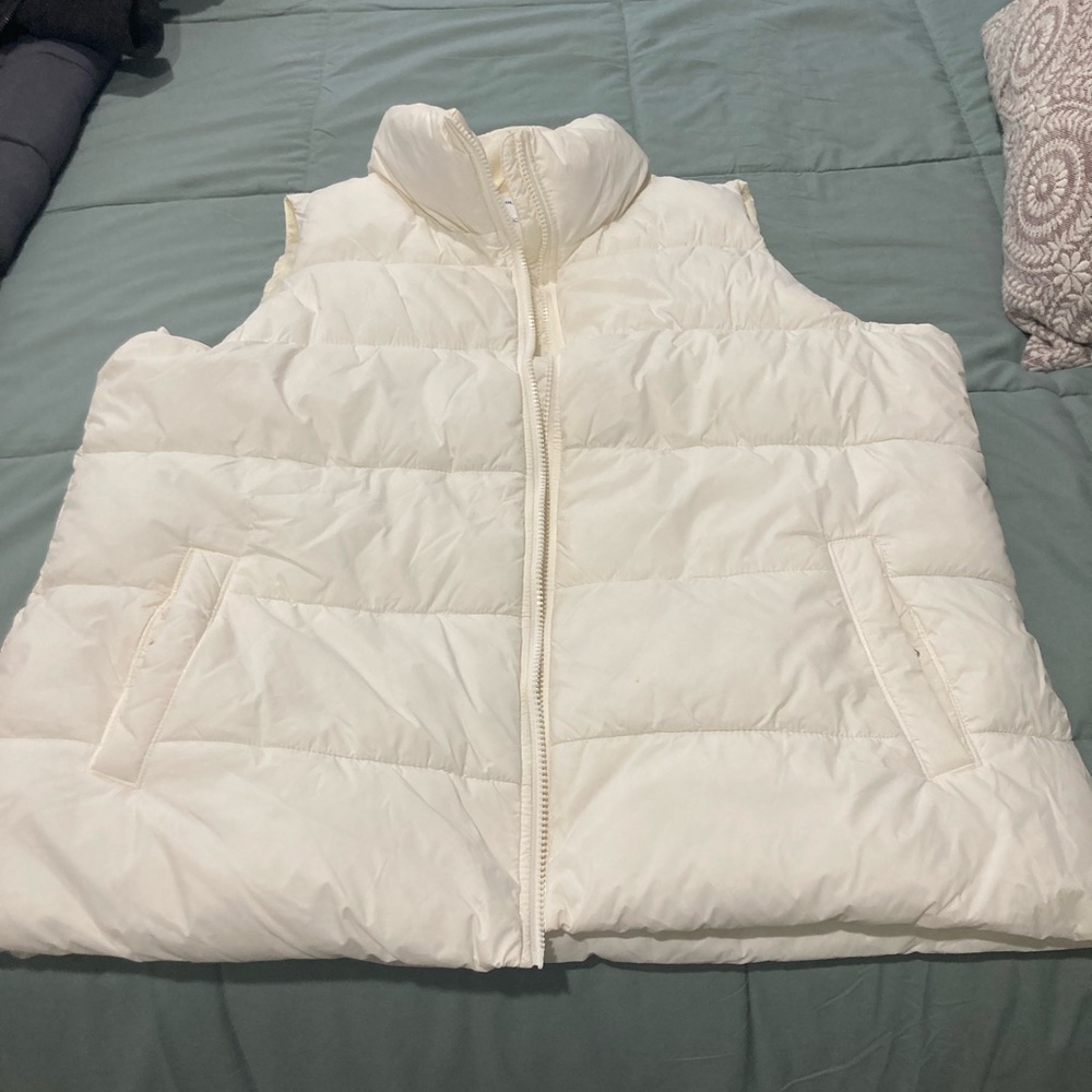 Old navy off white puffer vest